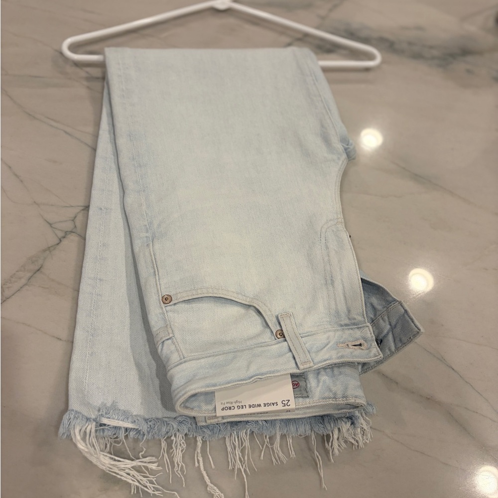 AG Saige wide leg cropped light denim jeans NWT size 25